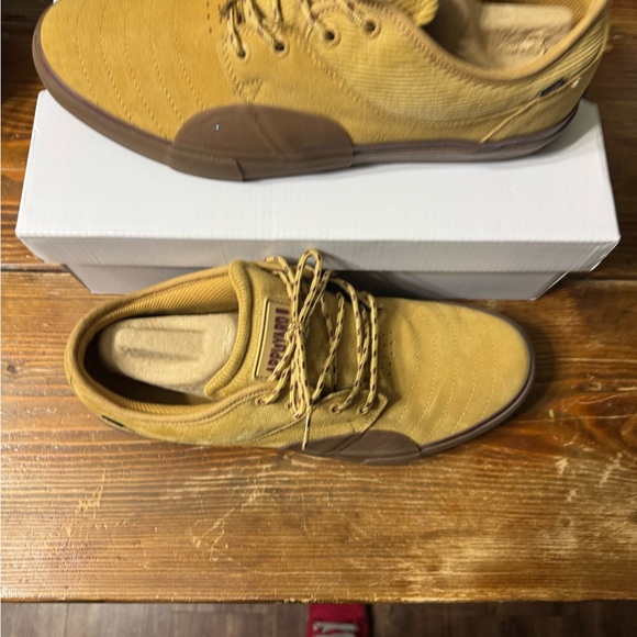 Globe Mahalo Plus Tan and Brown Men's Sneakers - Picture 3 of 9